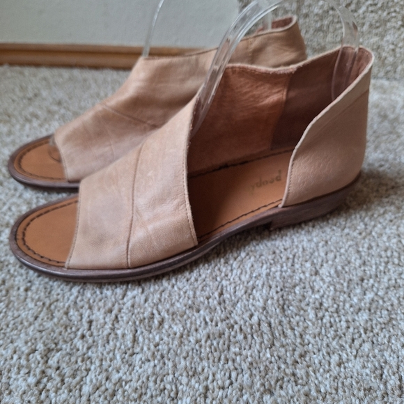 Free People Mont Blanc Womens Tan Slip On Leather Sandal Size 37.5 (7.5) - Picture 1 of 10